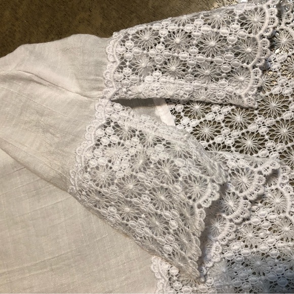 Crisp Summer white top - Picture 4 of 4